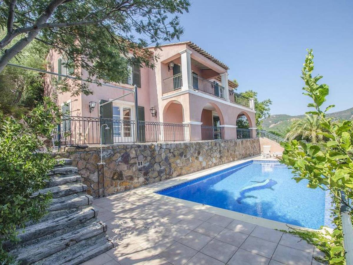 Villa In Antheor With Private Swimming Pool Saint-Raphaël Eksteriør billede